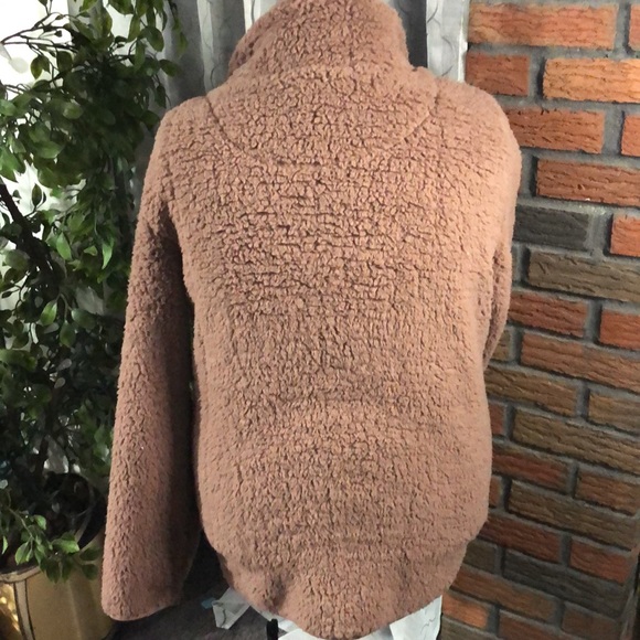 Fuzzy half zip - Picture 4 of 5